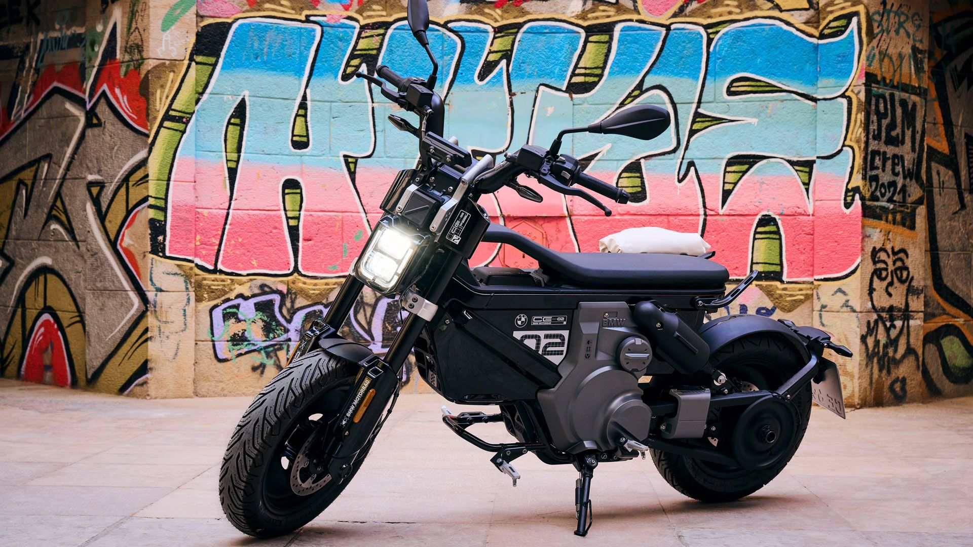 BMW CE 02 2024 (10)