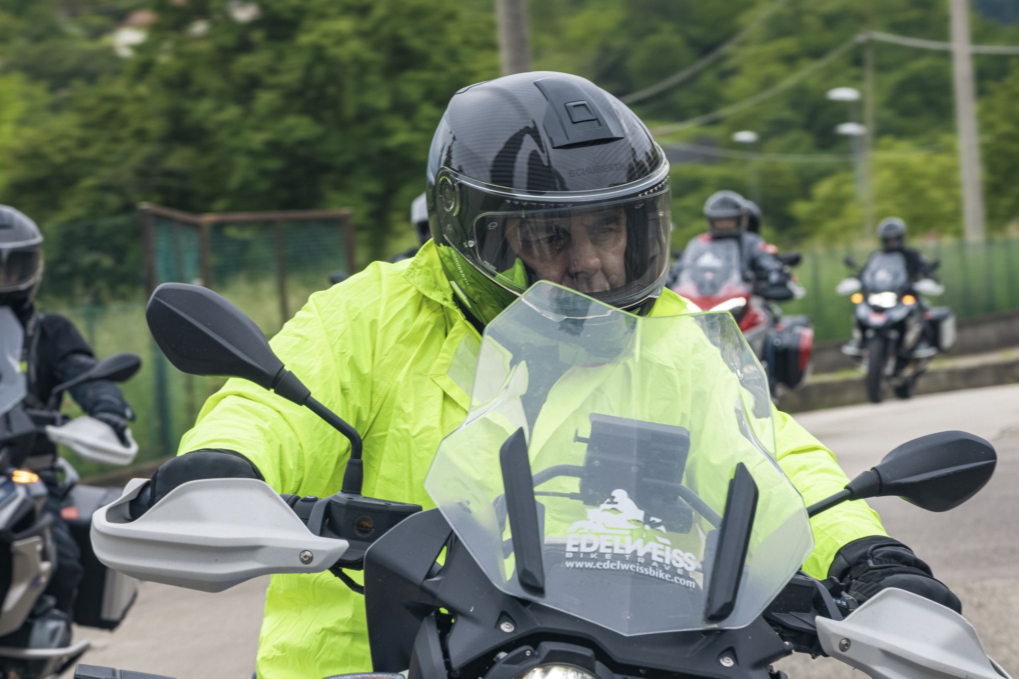 Schuberth C5 Carbon. Prueba del casco de moto fabricado en fibra carbono con tecnología de Formula1