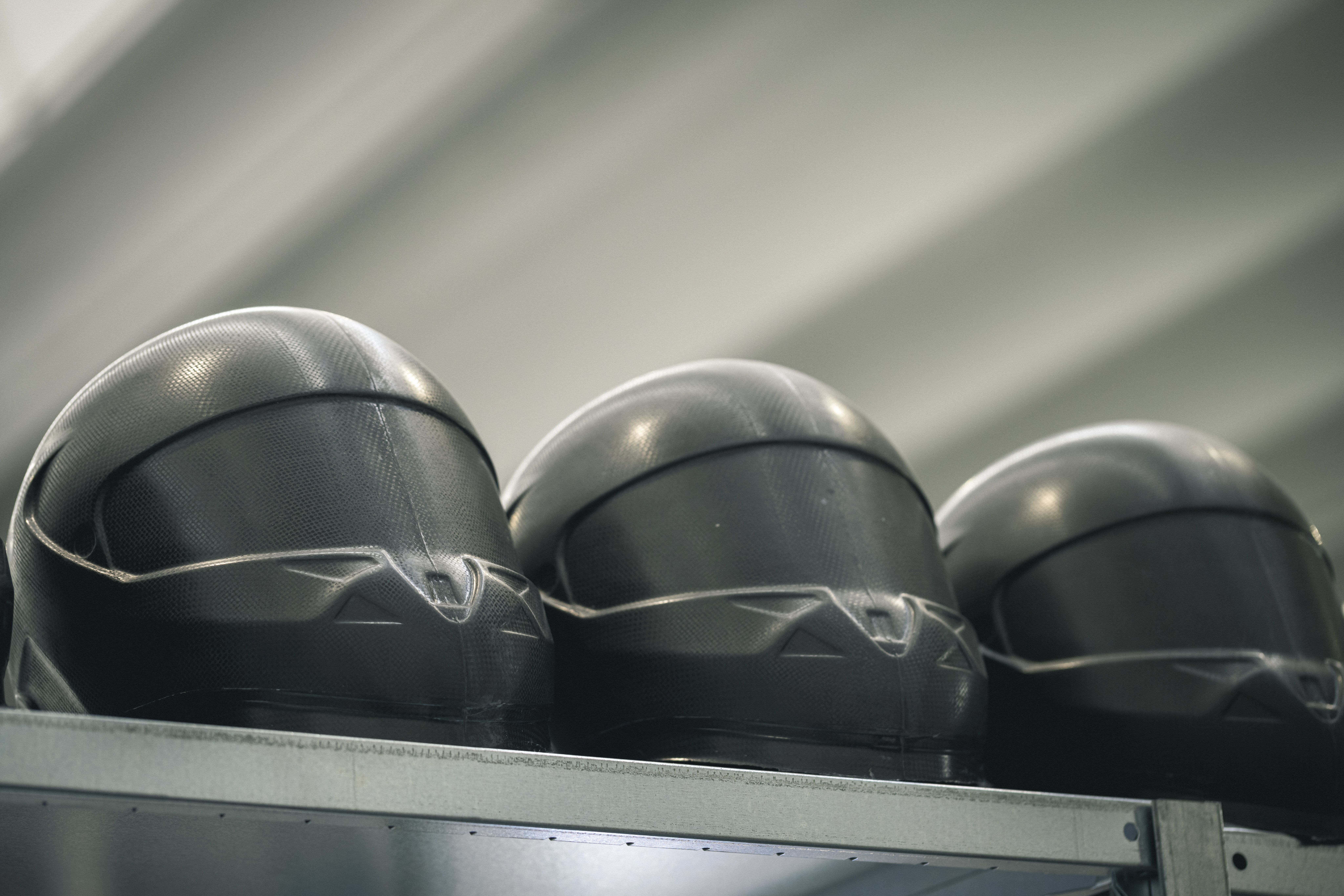 Fotos fabricación Schuberth C5 Carbon.
