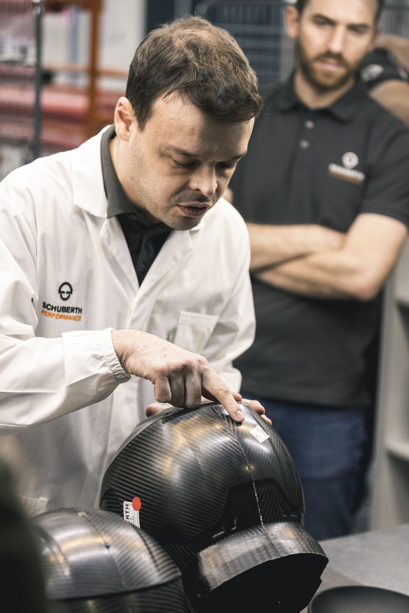 Fotos fabricación Schuberth C5 Carbon.