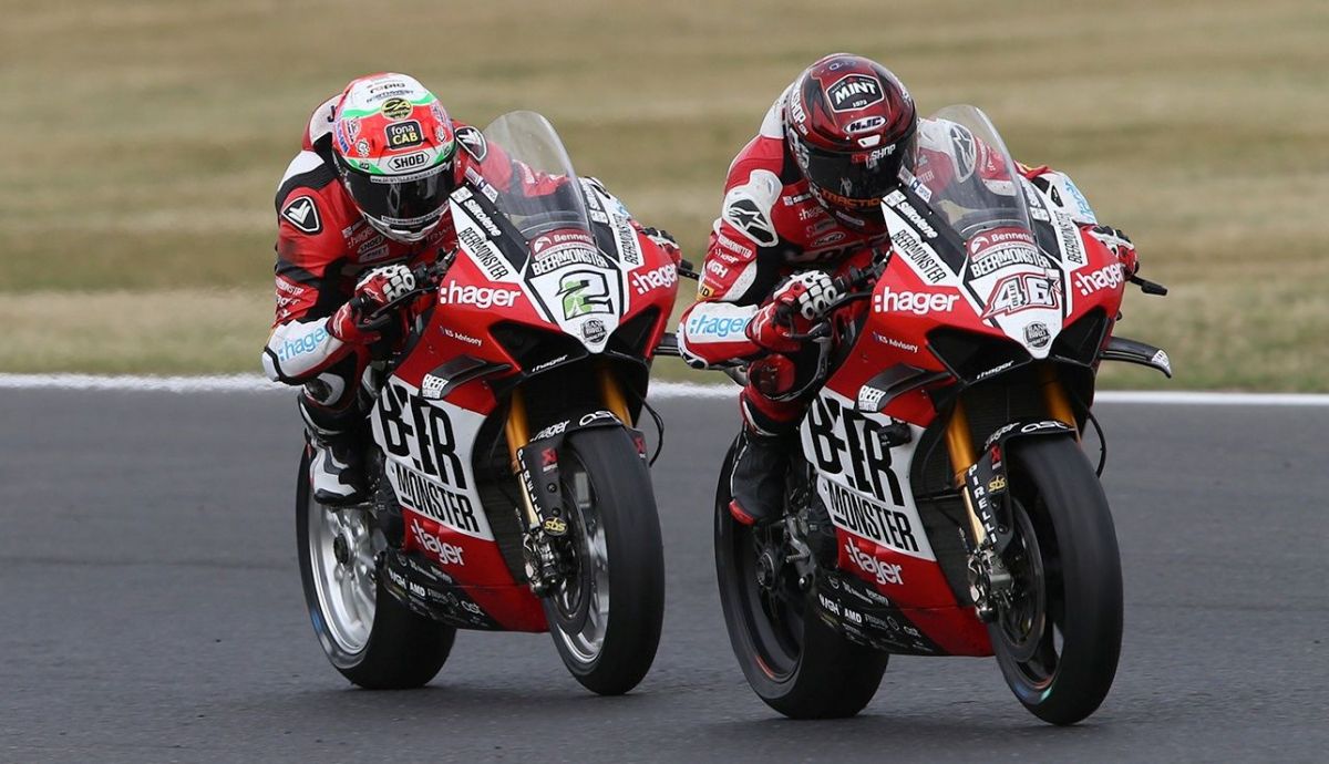 Tommy Bridewell y Glenn Irwin firmaron un doblete para cerrar un fin de semana increíble en el equipo Tommy Bridewell y Glenn Irwin firmaron un doblete para cerrar un fin de semana increíble en el equipo