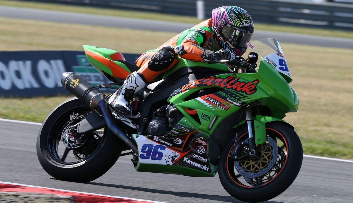 Tom Booth Amos recupera el liderato en Supersport Tom Booth Amos recupera el liderato en Supersport