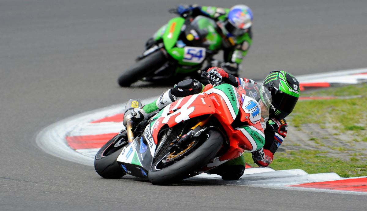 Sam Lowes ganó el Mundial de Supersport 2013 tras un gran duelo con Kenan Sofuoglu