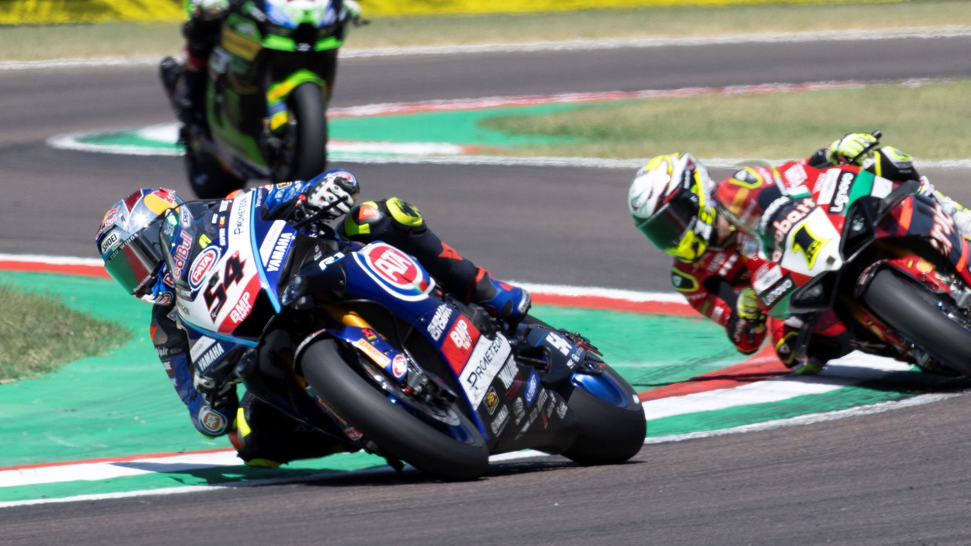 Toprak Razgatlioglu se ha impuesto a Álvaro Bautista en Imola