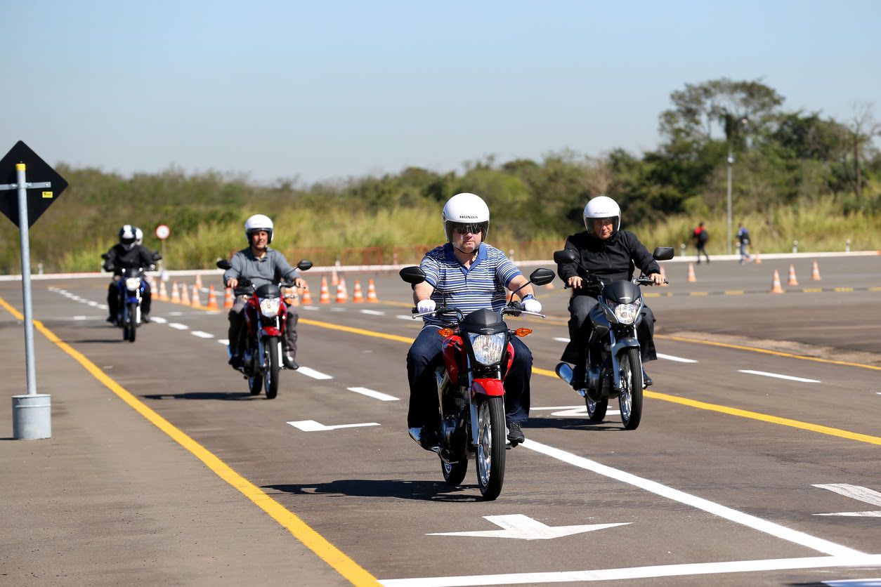 Cómo es la pista del examen de moto de tráfico de la DGT