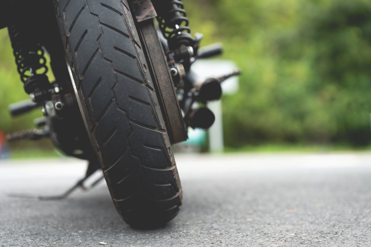 El rodaje de los neumáticos de moto nuevos
