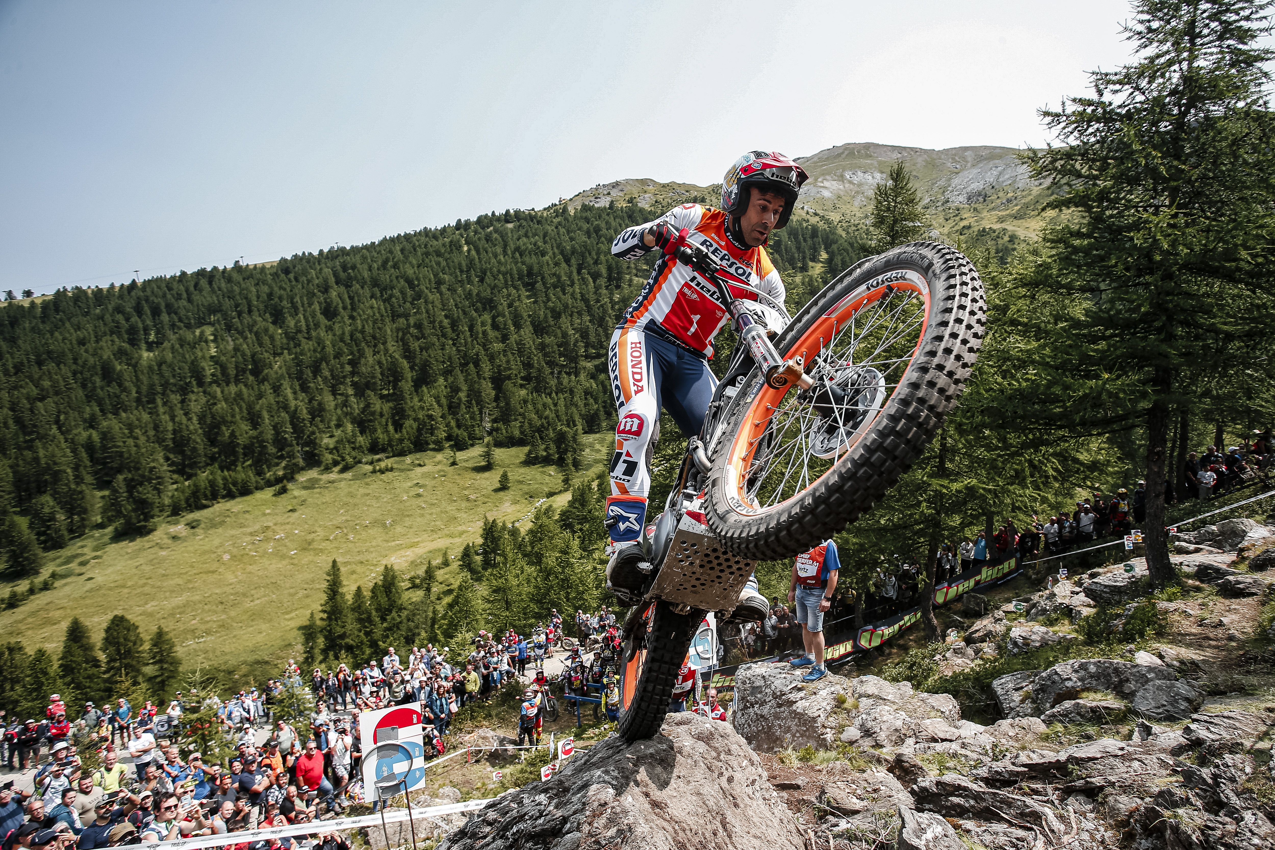 Bou suma un doblete en Italia y casi deja sentenciado el Mundial de Trial GP
