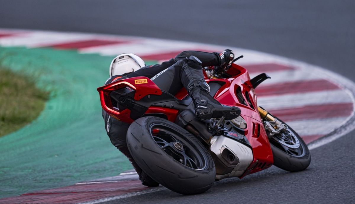 Pirelli Diablo Supercorsa V4 7 Pirelli Diablo Supercorsa V4 7
