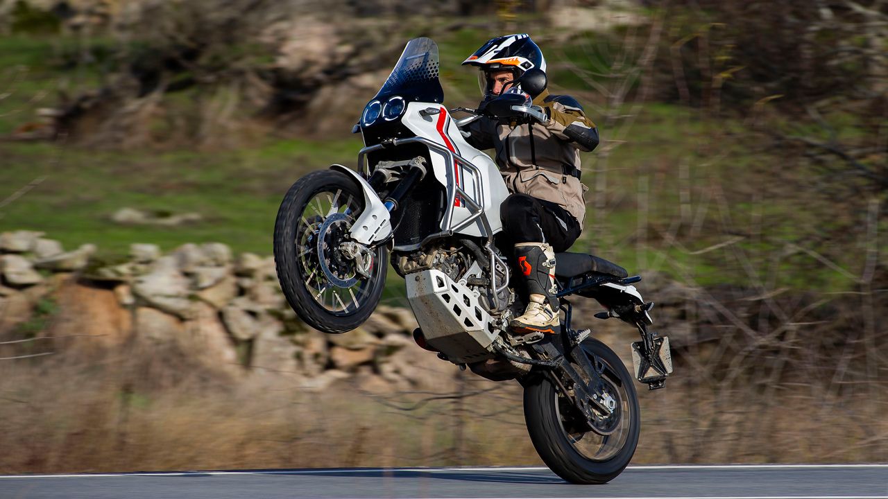 Ducati Desert X (3)
