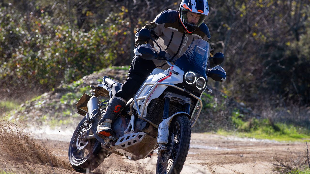 Ducati Desert X (8)