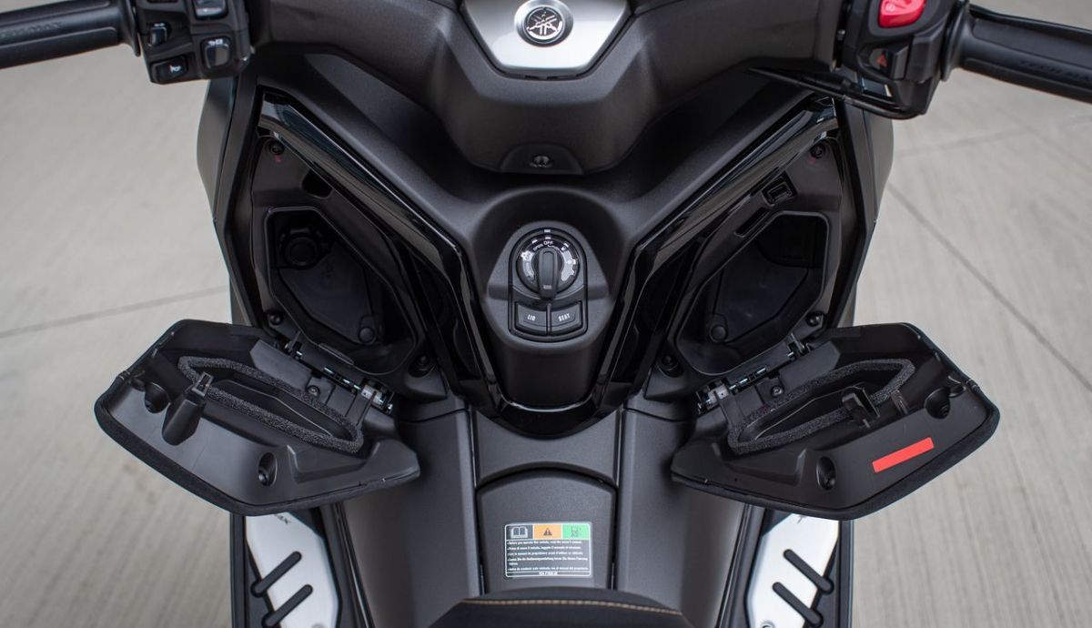Yamaha Xmax 300 2023 11