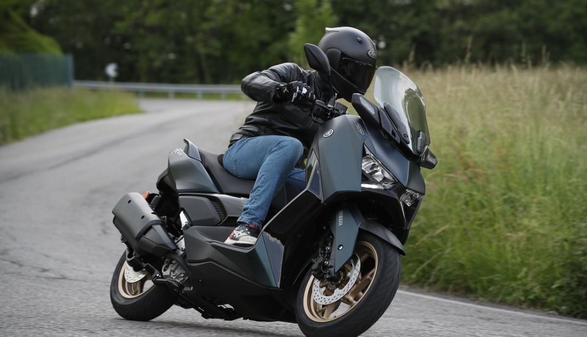 Yamaha Xmax 300 2023 4