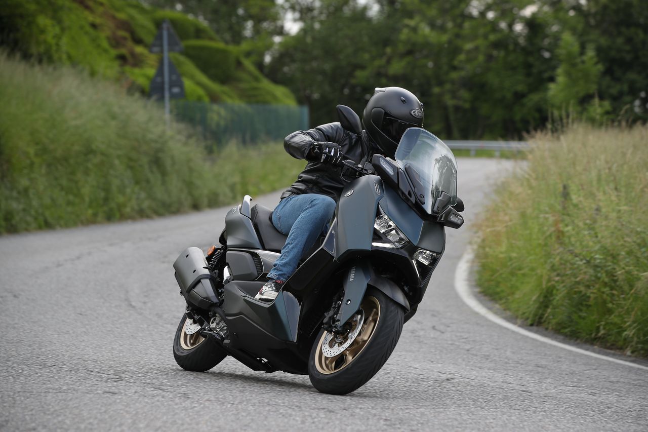Yamaha Xmax 300 2023 23