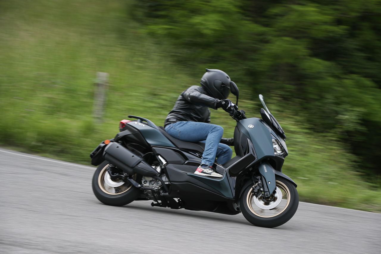 Yamaha Xmax 300 2023 35