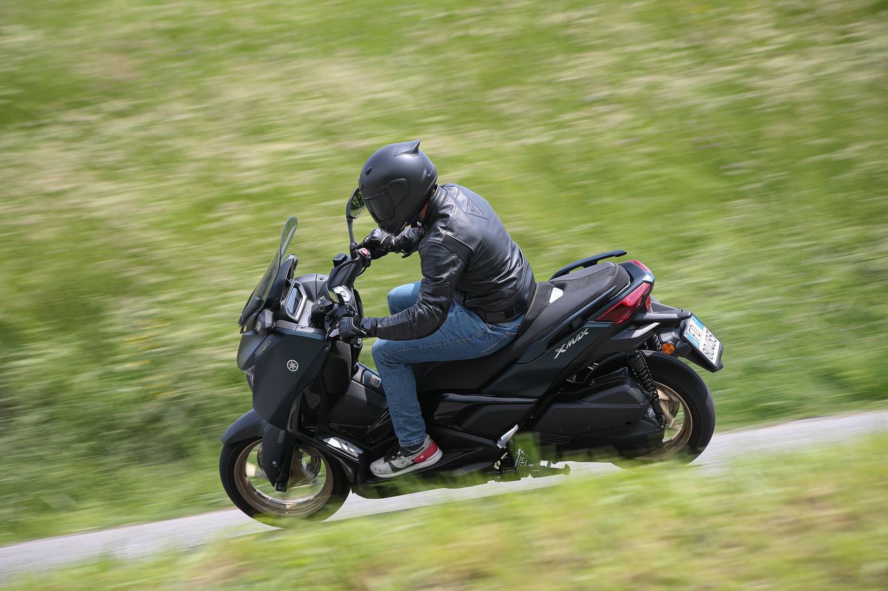 Yamaha Xmax 300 2023 42