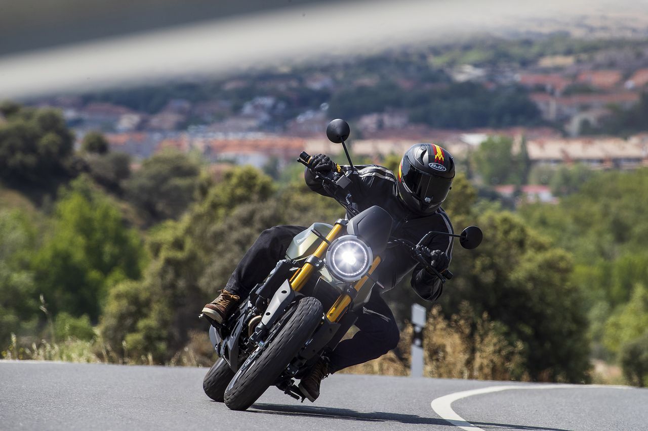 comparativa scrambler 500 2023 58