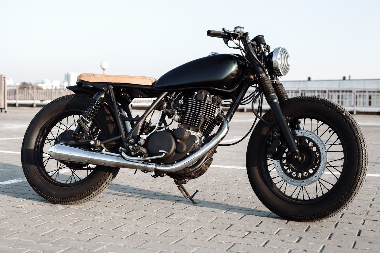Motos Brat Style