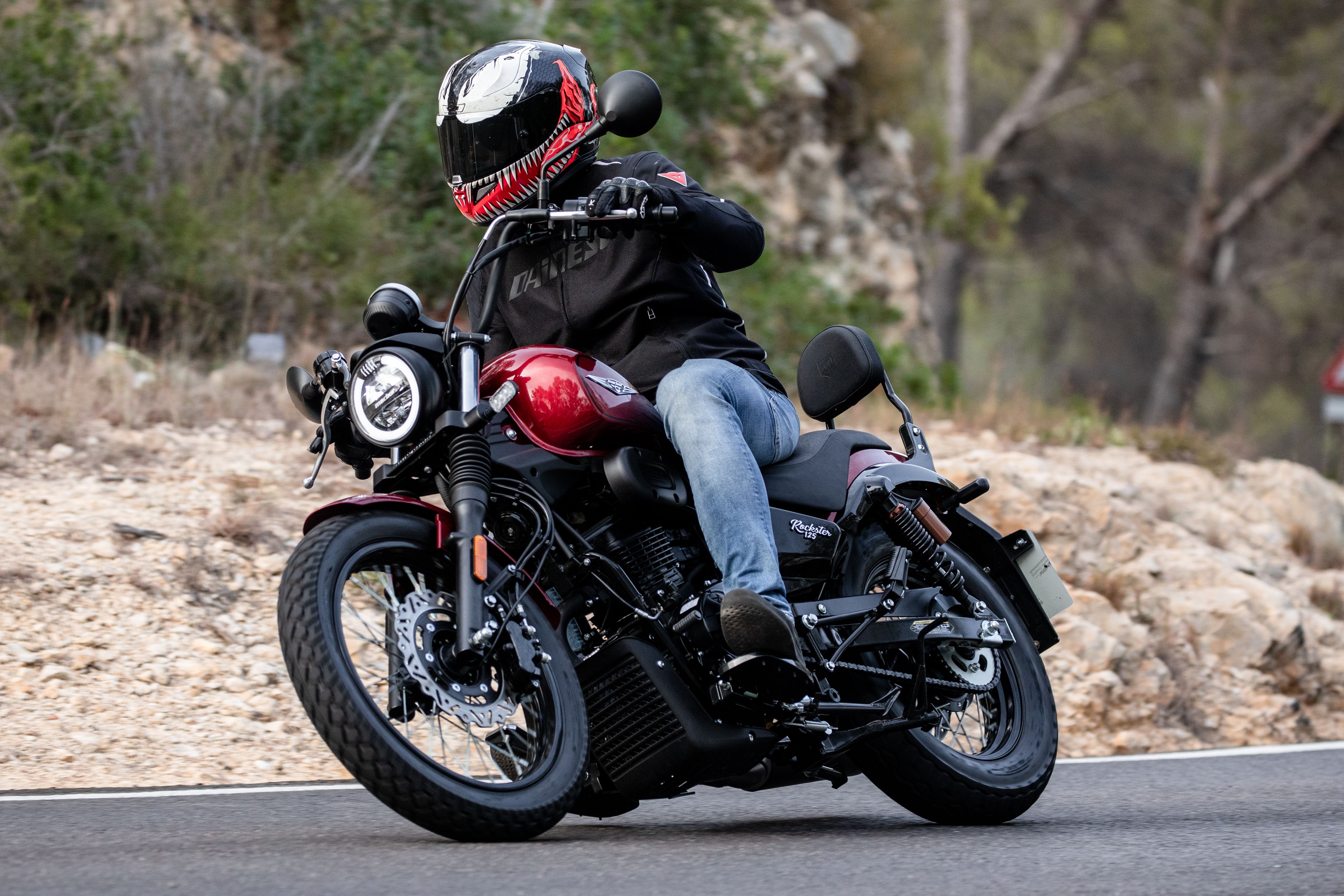 Macbor Rockster125 accion (1)