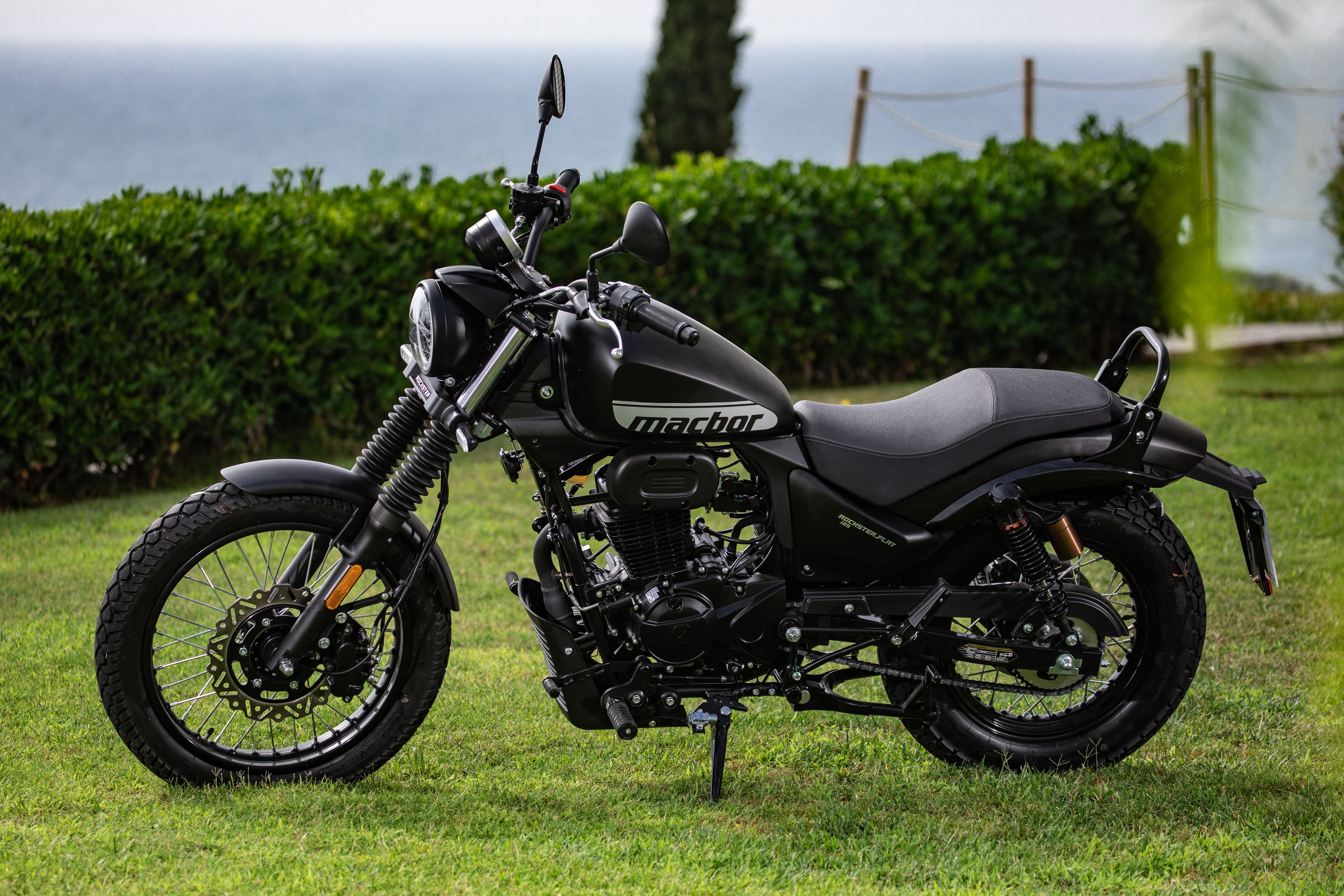 Macbor Rockster125 flat negra (2)