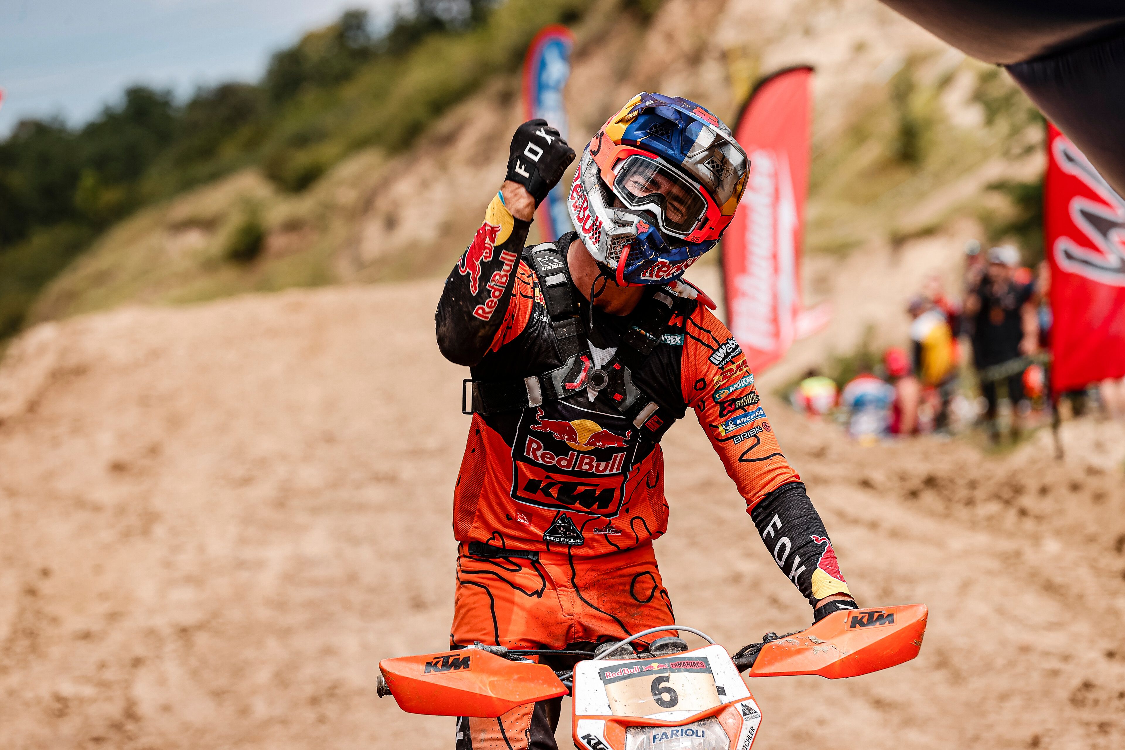 Manuel Lettenbichler vence el Red Bull Romanics. Hart y Kabakchiev en el podio