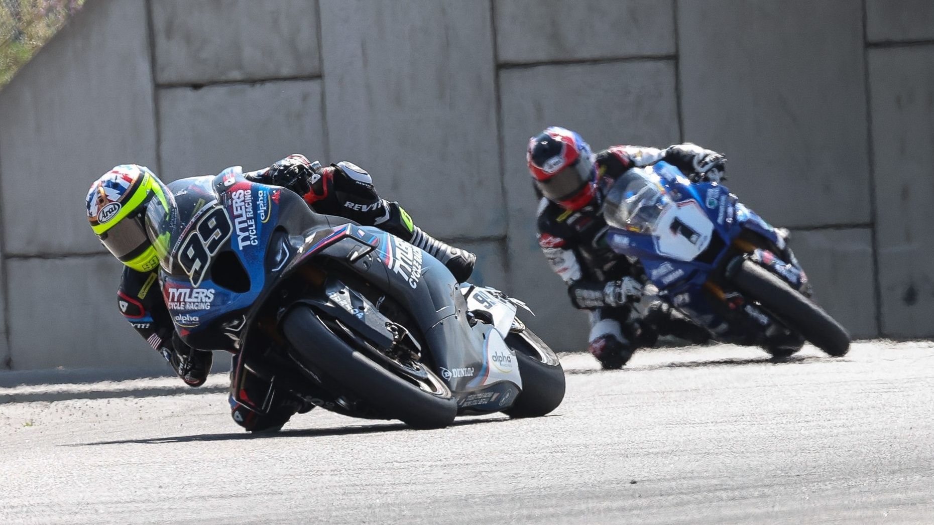 PJ Jacobsen se imponía por delante de Jake Gagne para estrenarse en el MotoAmerica Superbike