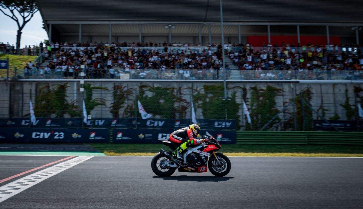 Luca Bernardi se llevó la victoria en la segunda carrera Luca Bernardi se llevó la victoria en la segunda carrera