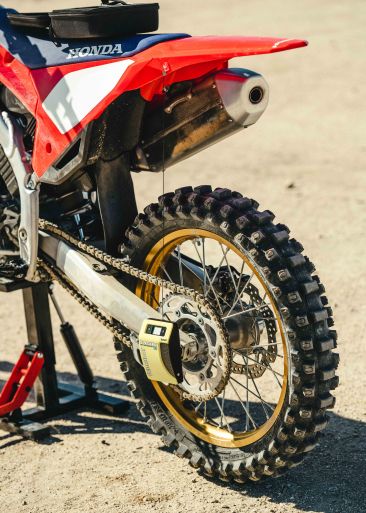 Medición sag trasero de moto de cross. Medición sag trasero de moto de cross.