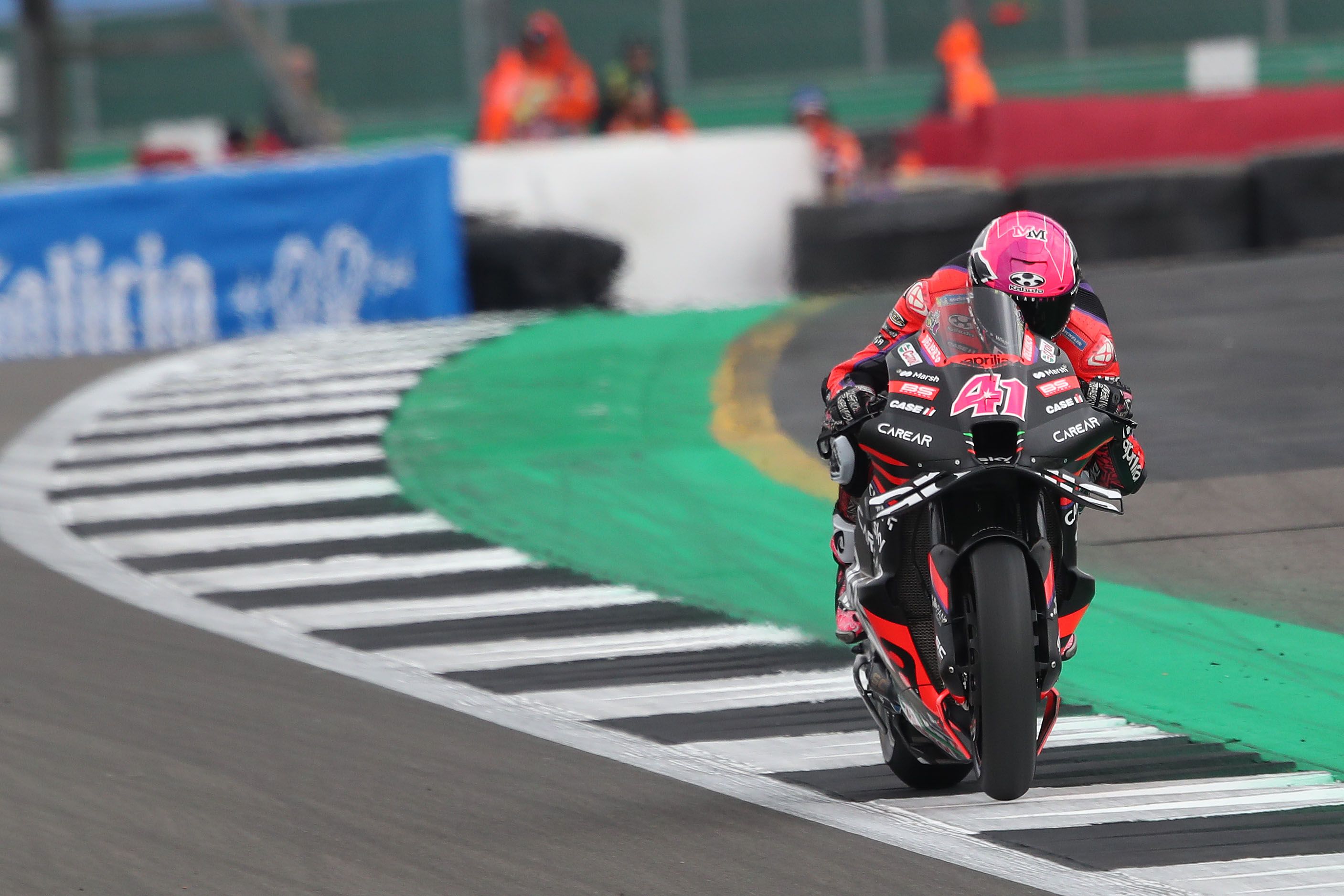 Aleix Espargaró ha sido el más rápido del viernes en Silverstone.