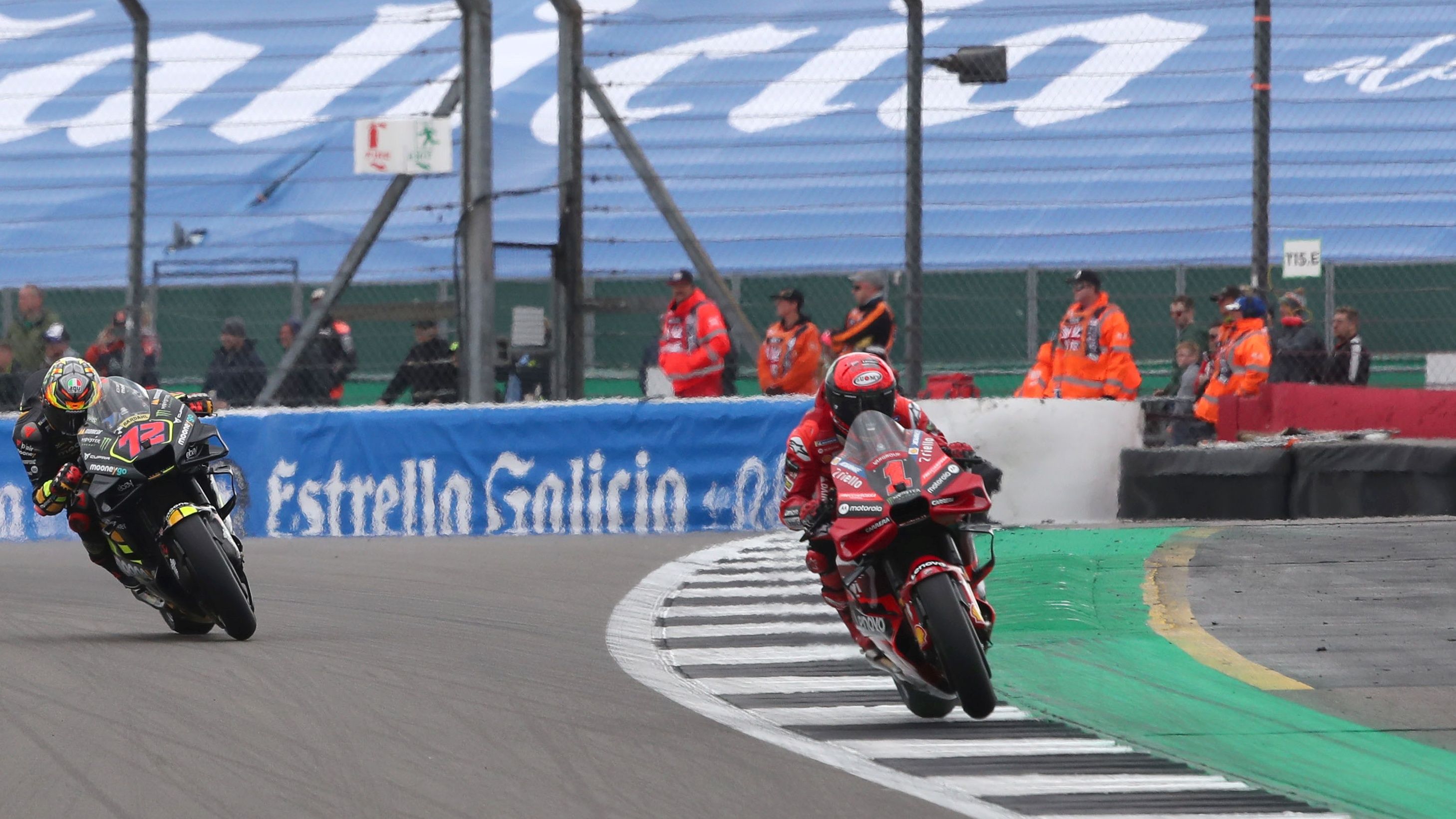 Pecco Bagnaia sale más líder de MotoGP 2023 tras Silverstone por el abandono de Marco Bezzecchi