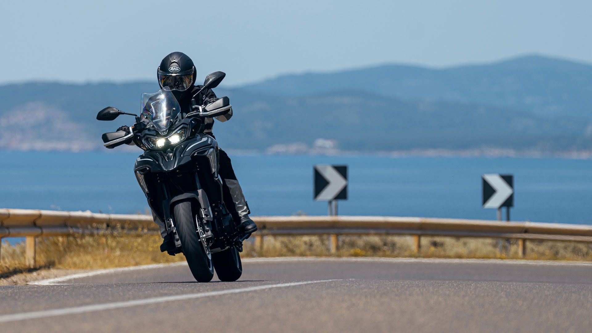 Benelli TRK 702 2023 (1)