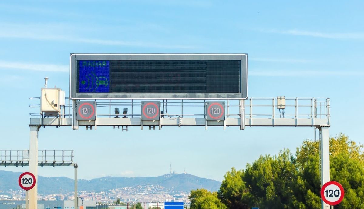 Es ya el radar de la DGT más temido y con el que de nada sirve frenar, conoce sus 92 ubicaciones