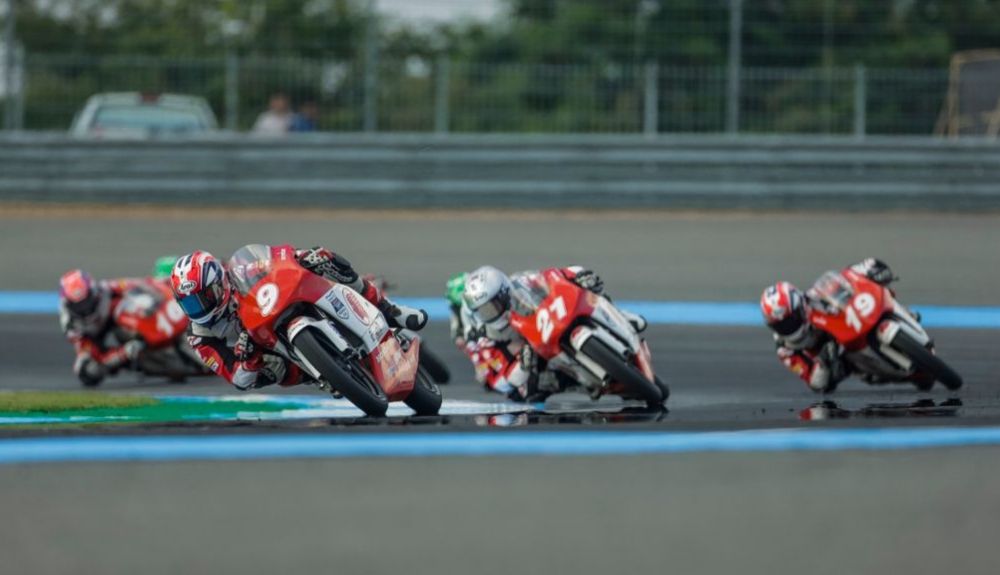 Haruki Noguchi comanda una carrera en la Asia Talent Cup ante Danial Shahril y Bill Van Eerde Haruki Noguchi comanda una carrera en la Asia Talent Cup ante Danial Shahril y Bill Van Eerde