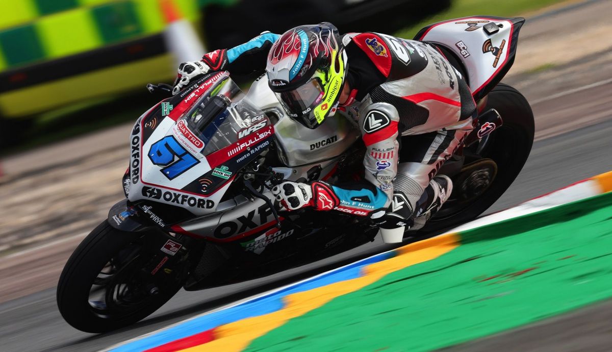 Ben Currie logra el doblete para ser más líder en Supersport