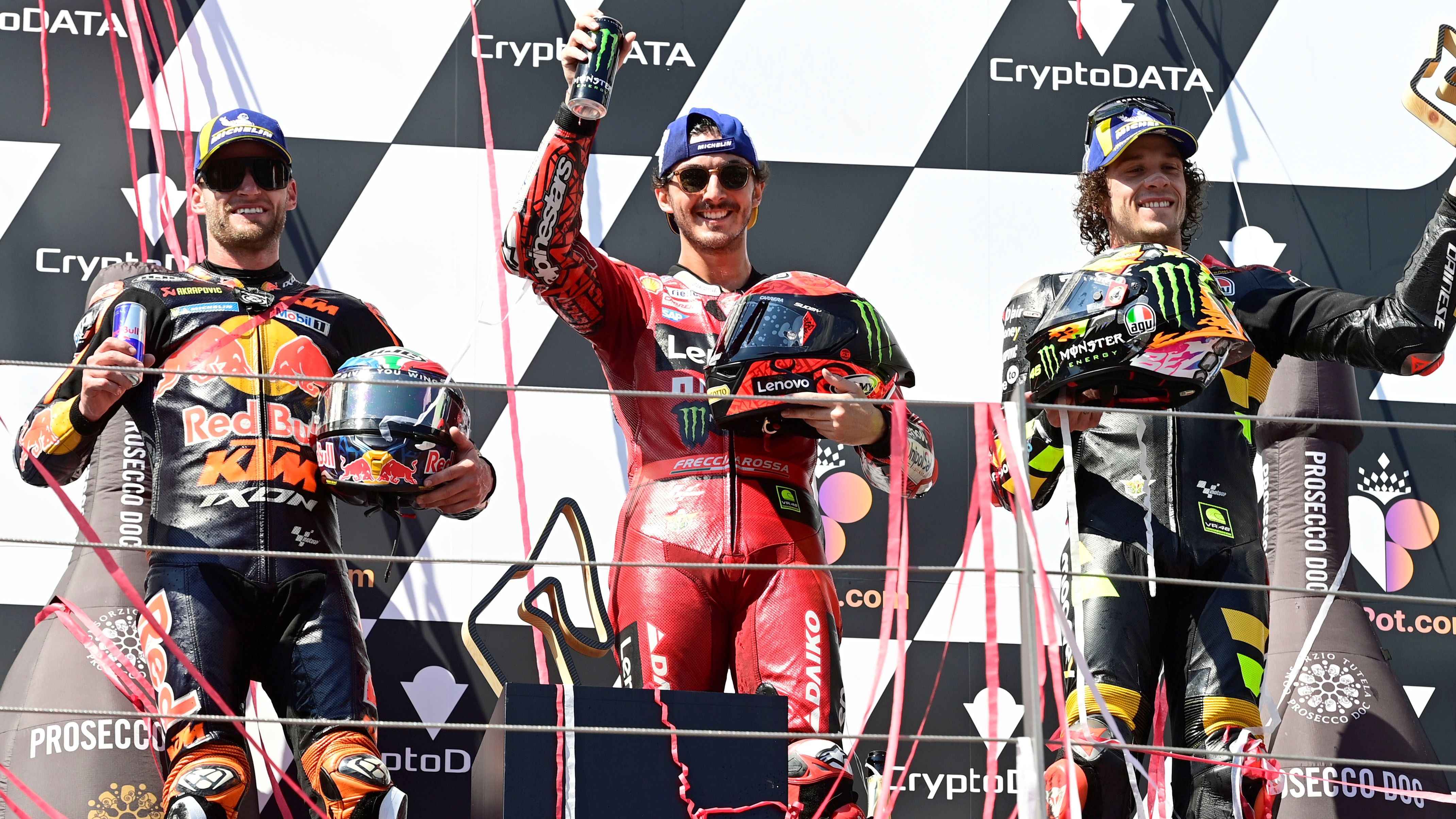 Pecco Bagnaia Brad Binder y Marco Bezzzecchi, el podio del GP de Austria de MotoGP 2023 en Red Bull Ring