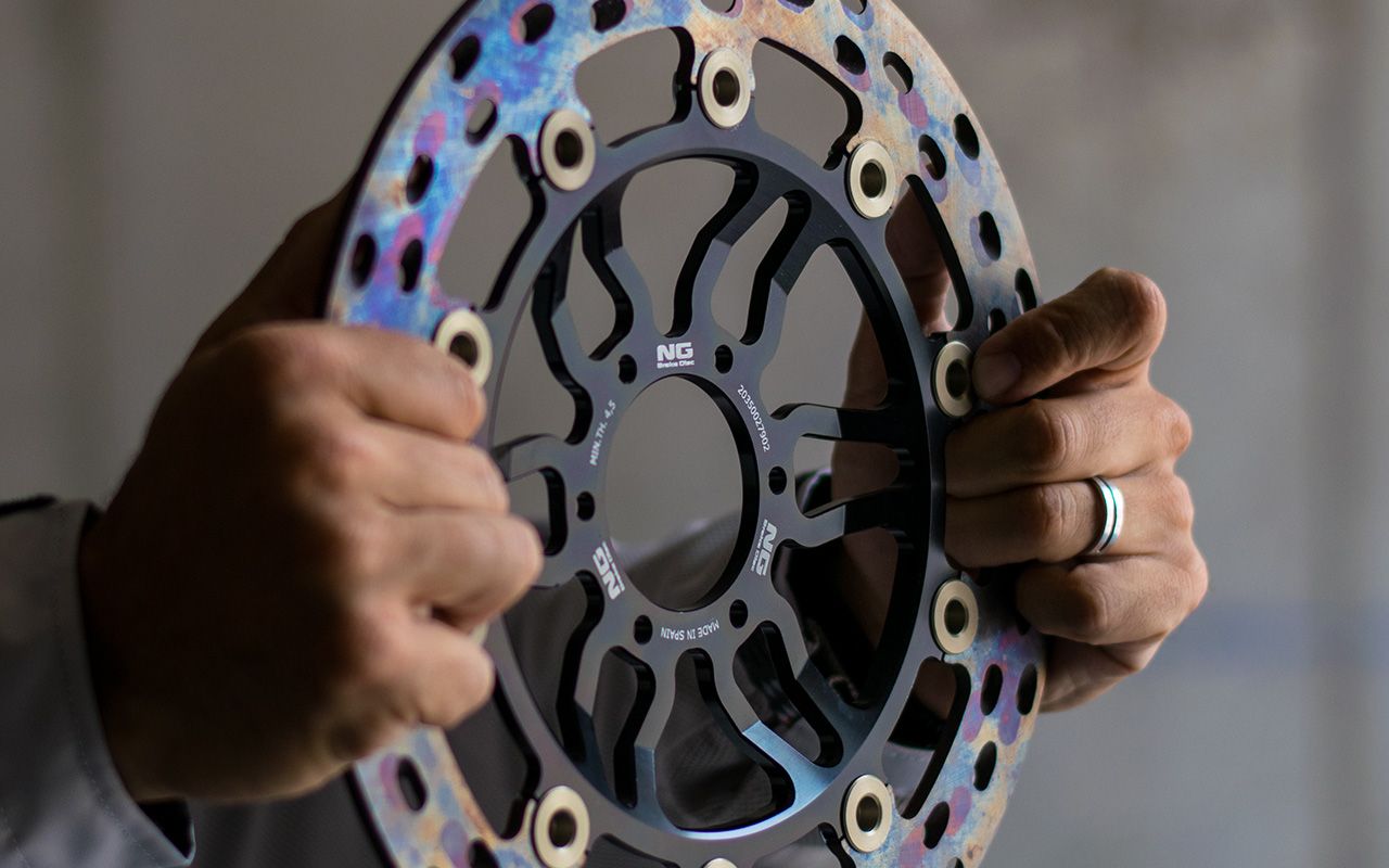 Discos sobredimensionados moto