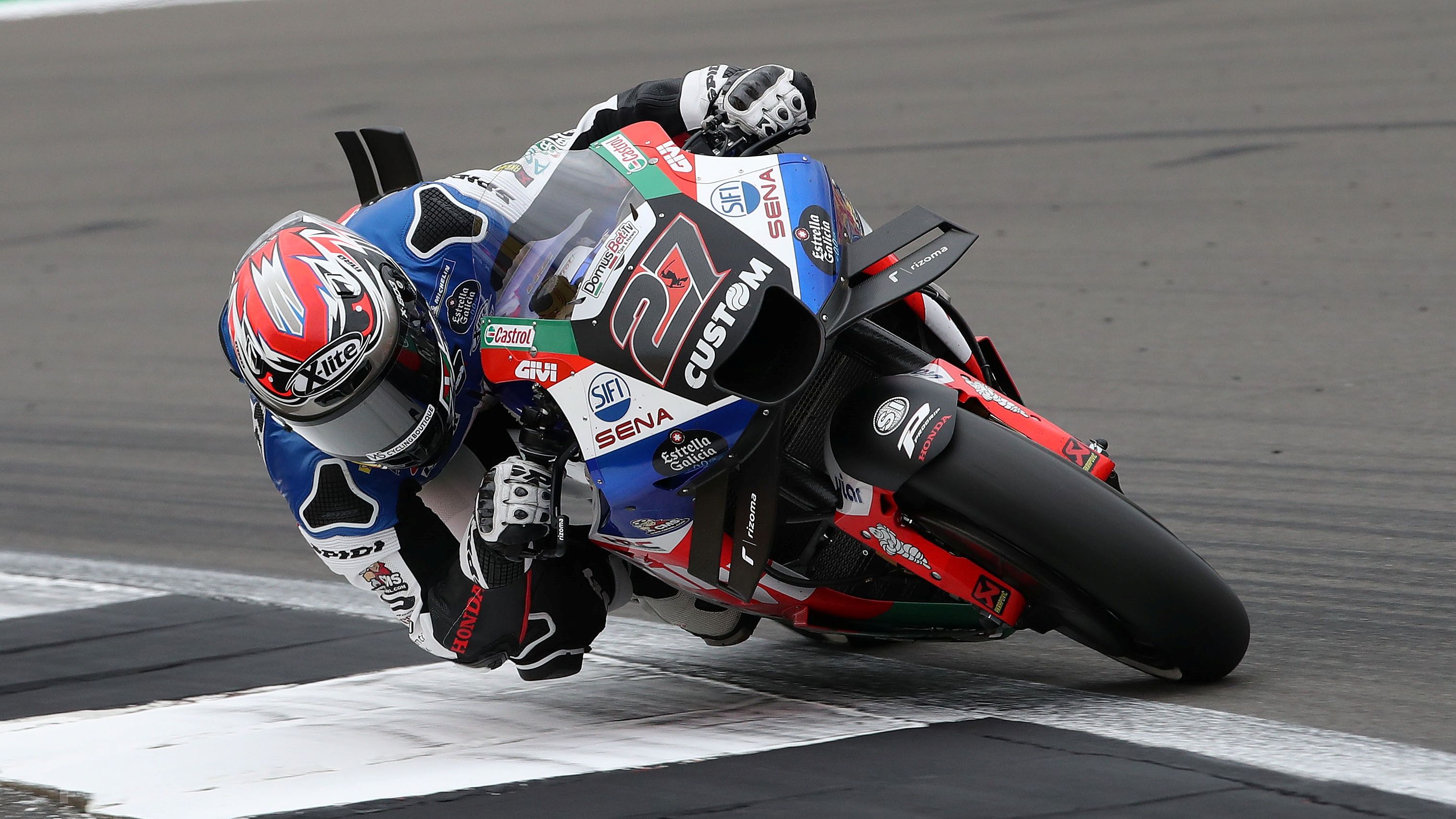 Iker Lecuona con la Honda del LCR