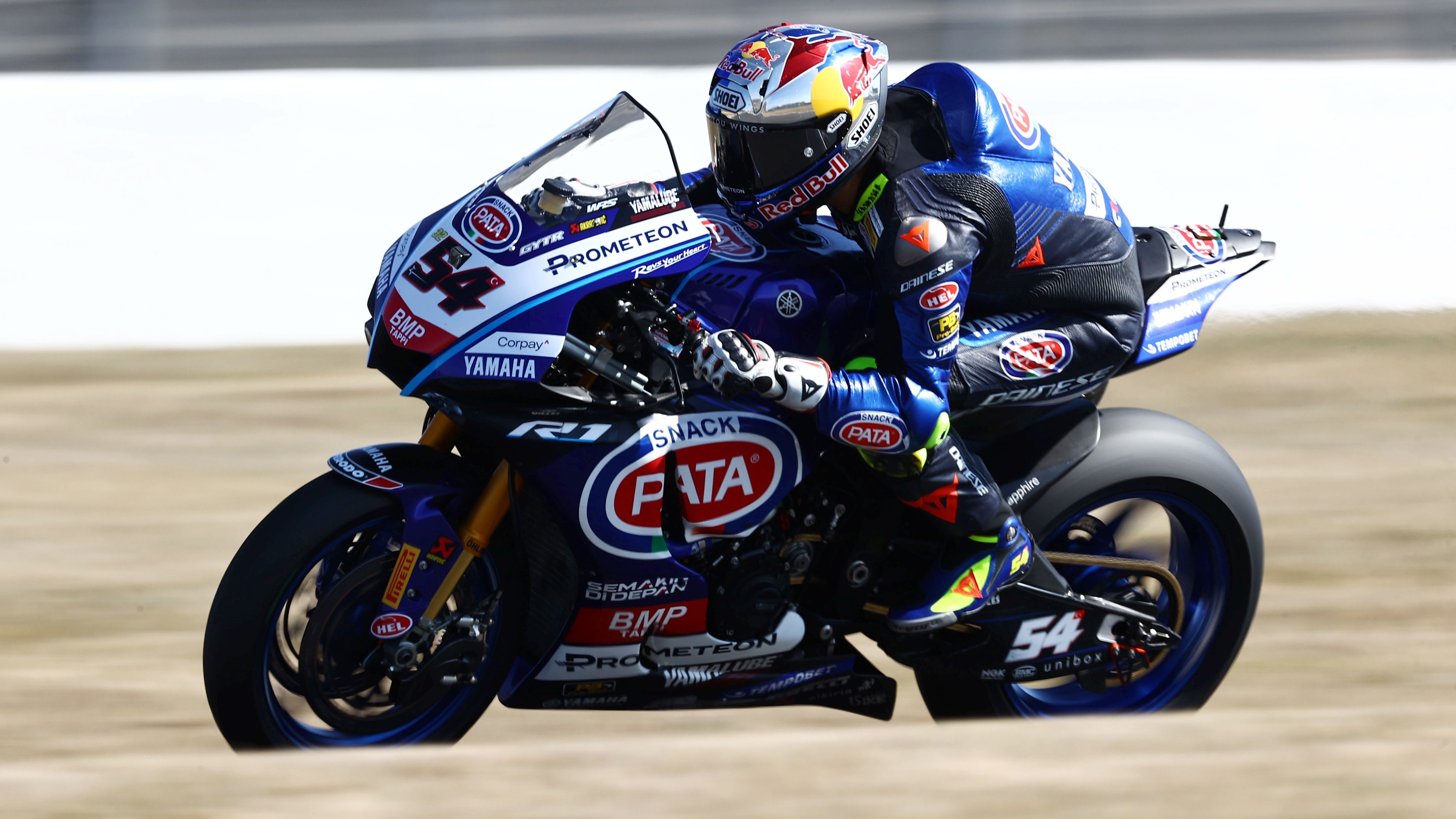 Toprak Razgatlioglu ha ganado la primera carrera de Magny Cours
