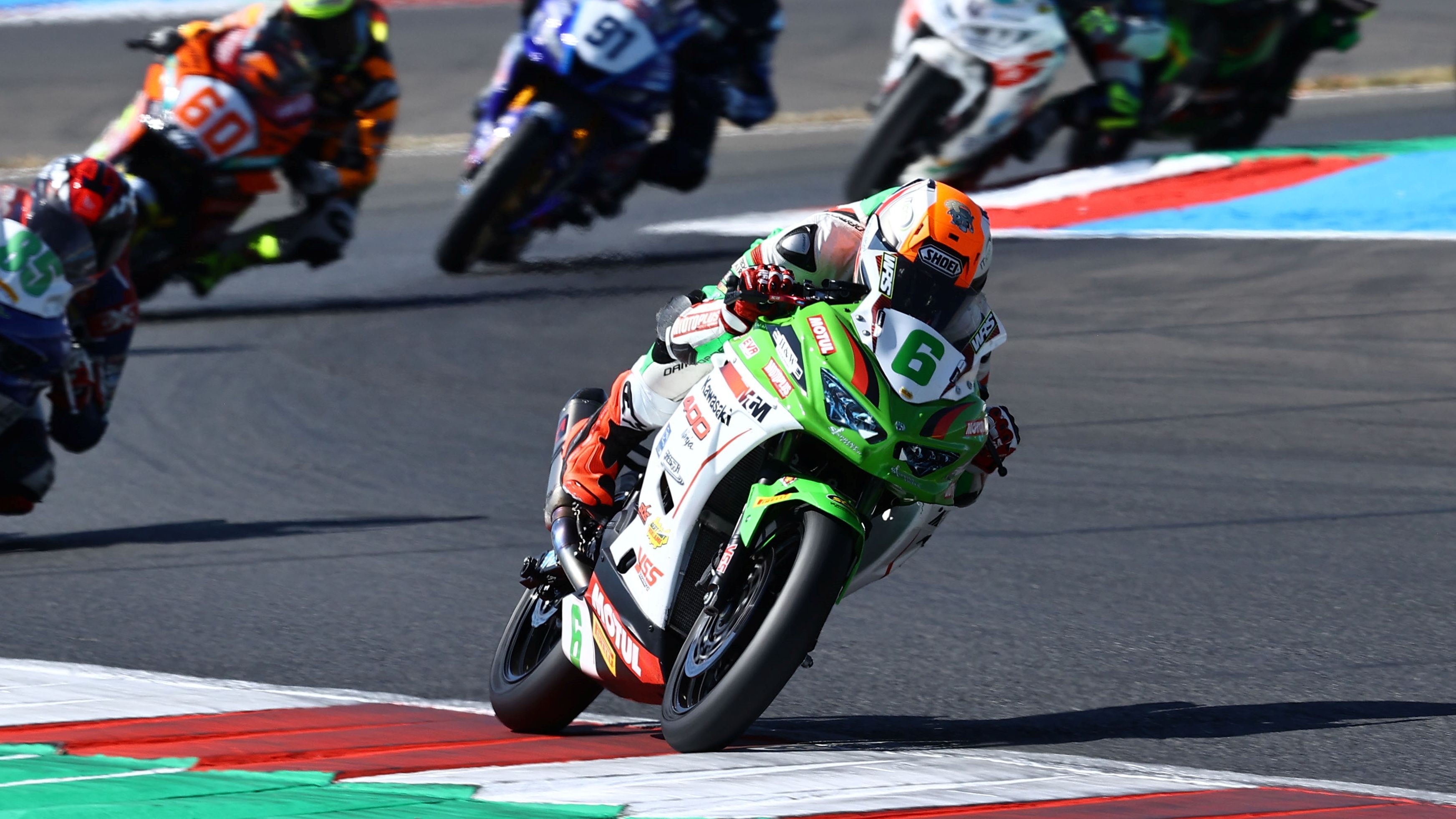 Jeffrey Buis ha logrado el doblete en Magny Cours y se pone líder de SSP300