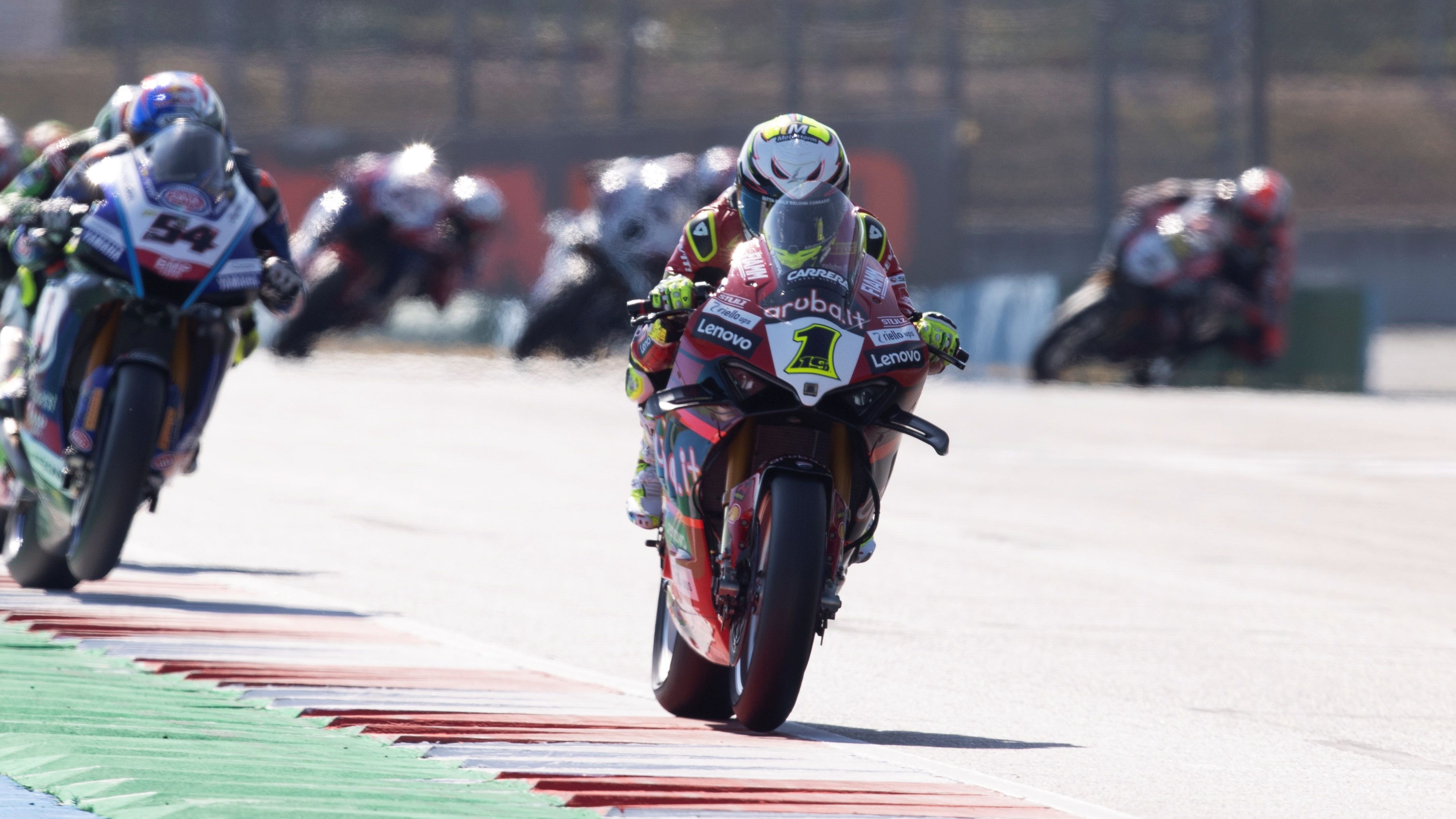 Álvaro Bautista mantiene una buena renta en la clasificación general de Superbike 2023 ante Toprak Razgatlioglu tras Magny Cours