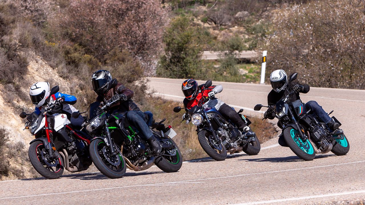 Comparativa: Honda CB750 Hornet, Kwasaki Z650, Suzuki SV650 y Yamaha MT 07 2023