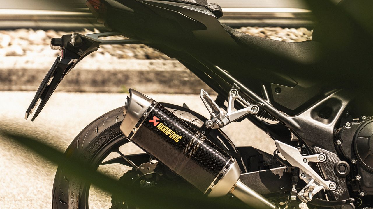 Silenciador Akrapovic Honda CB70 Hornet