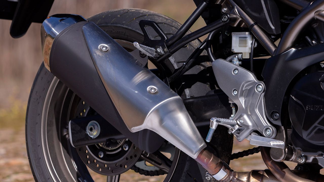Suzuki SV650 2023 Detalles (3)