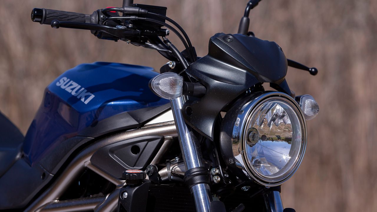 Suzuki SV650 2023 Detalles (5)