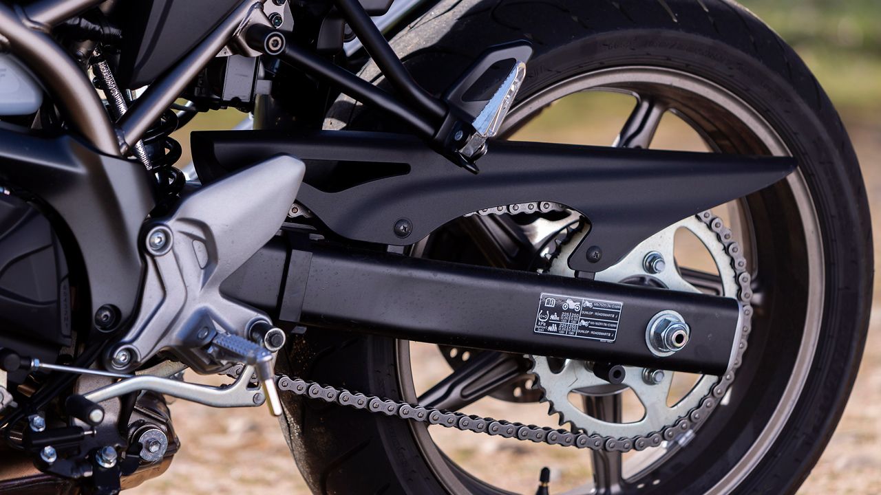 Suzuki SV650 2023 Detalles (7)