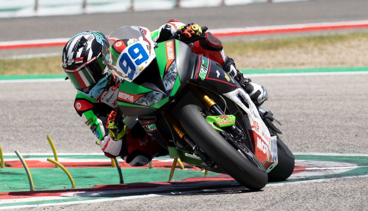 Adrián Huertas llevará una Ducati en el Mundial de Supersport 2024 tras dos años en Kawasaki
