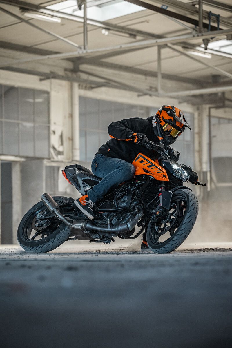 Fotos KTM 125 / 390 Duke 2024