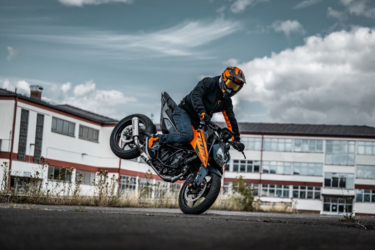 Fotos KTM 125 / 390 Duke 2024