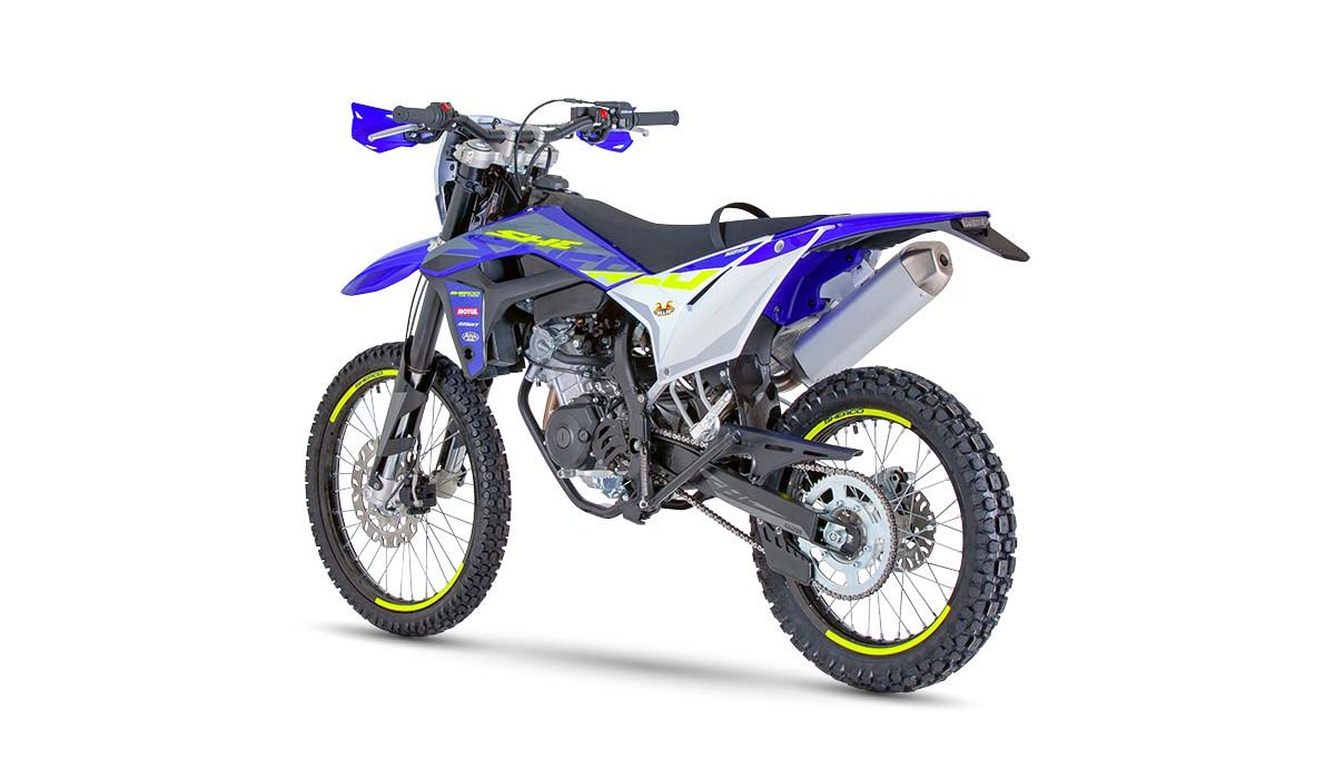06 125 4T SE enduro 1200x801 06 125 4T SE enduro 1200x801