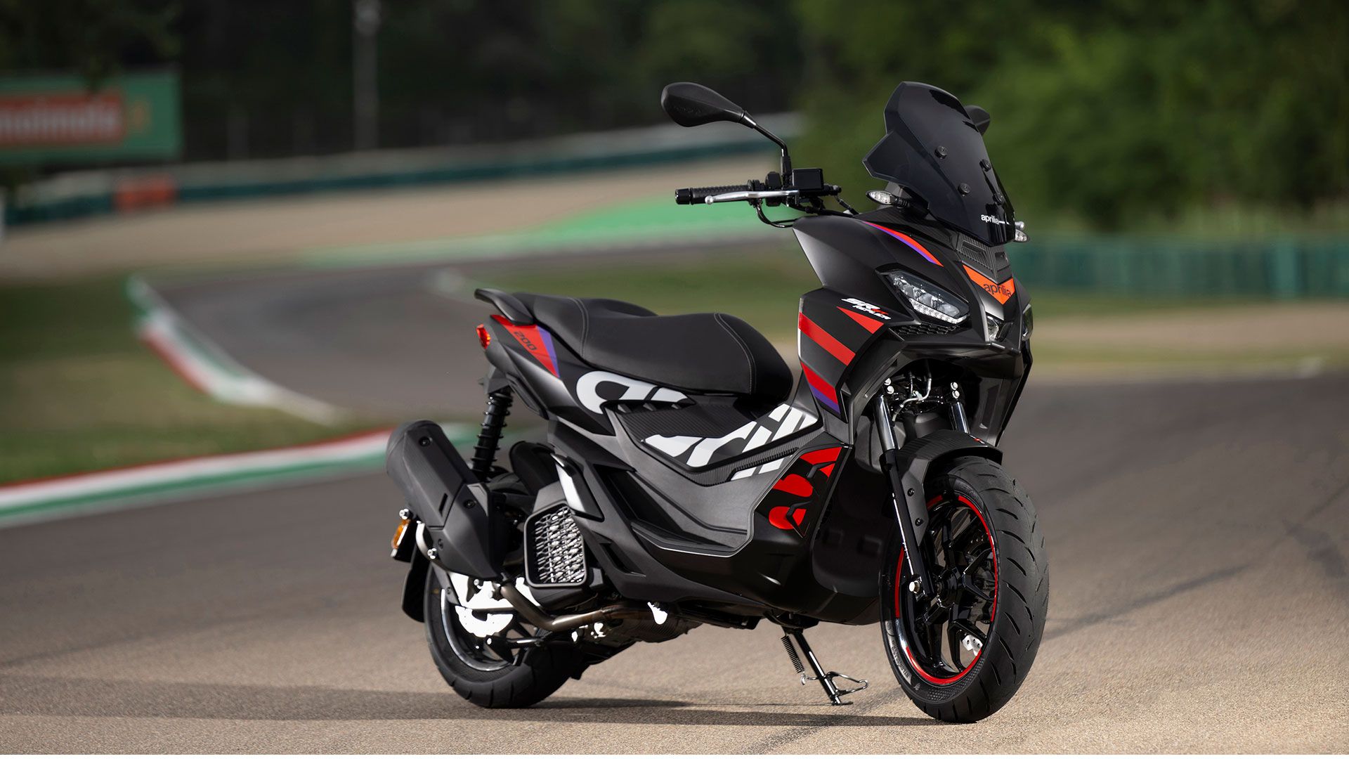 Aprilia SR GT Replica 2023 Estatica (1)