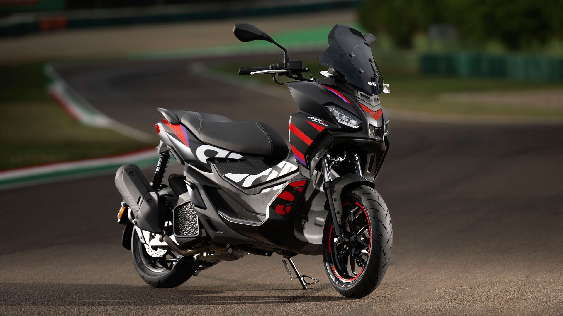 Aprilia SR GT Replica 2023 Estatica (3)